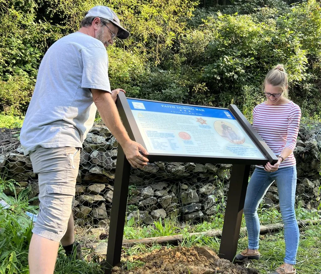 Installation of interpretive sign about the Civil War Seder